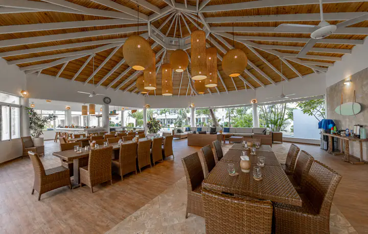 Oceanfront dining room at Las Canas Beach Retreat